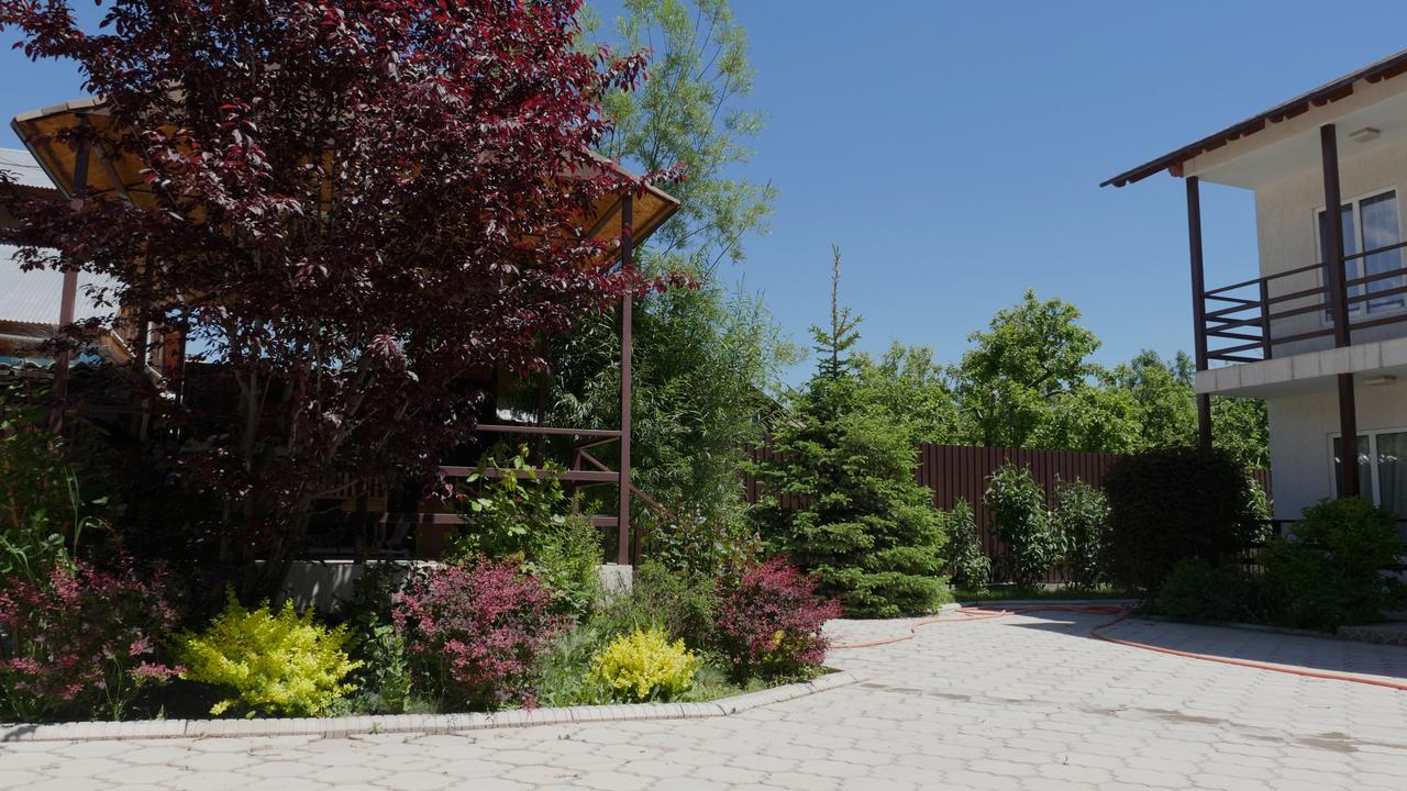 Guest House Leto Dolinka Exterior photo