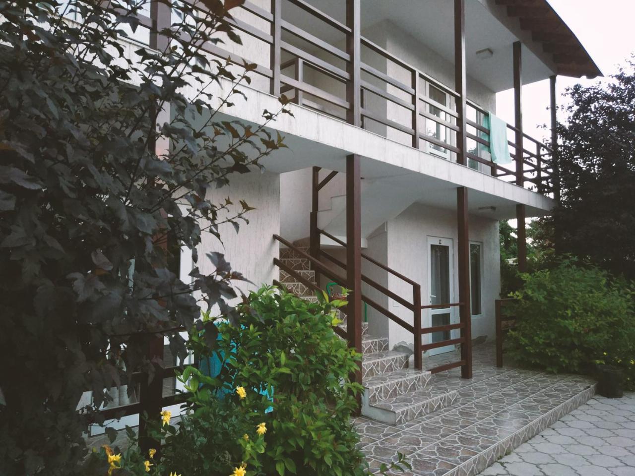 Guest House Leto Dolinka Exterior photo
